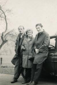 Lotte Kozová s manželem a synem (konec 50. let)