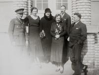 Josef Hamšík, Elfrída Hartmannová, její rodiče, sestra Adéla a Silvestr Bláha / 1931