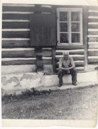 Father od Kamila Karnikova JUDr. Frantisek Marik at his cottage near Velhartice, where his family spent free time since 1968