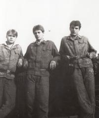 Na vojně v Michalovcích na Slovensku s kamarády, r. 1984-1986