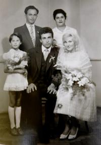 Ilias Cumaropulos with wife Elena, daughter, brother Tomas and his wife