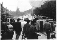 Václavské náměstí dole u Můstku, 21. srpna 1968