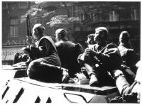 Sověti na tanku, Vinohradská ulice, 21. srpna 1968