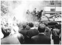 Hořící tank 212, 21. srpna 1968