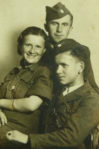 Manžel nahoře s bývalou přítelkyní