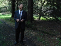 A. Rázek u zdi bývalého tábora Nikolaj (smazané stopy historie)