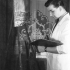 Pamětník maluje Ještěd, přibližně v roce 1949